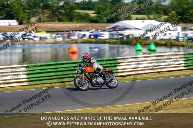 Vintage motorcycle club;eventdigitalimages;mallory park;mallory park trackday photographs;no limits trackdays;peter wileman photography;trackday digital images;trackday photos;vmcc festival 1000 bikes photographs